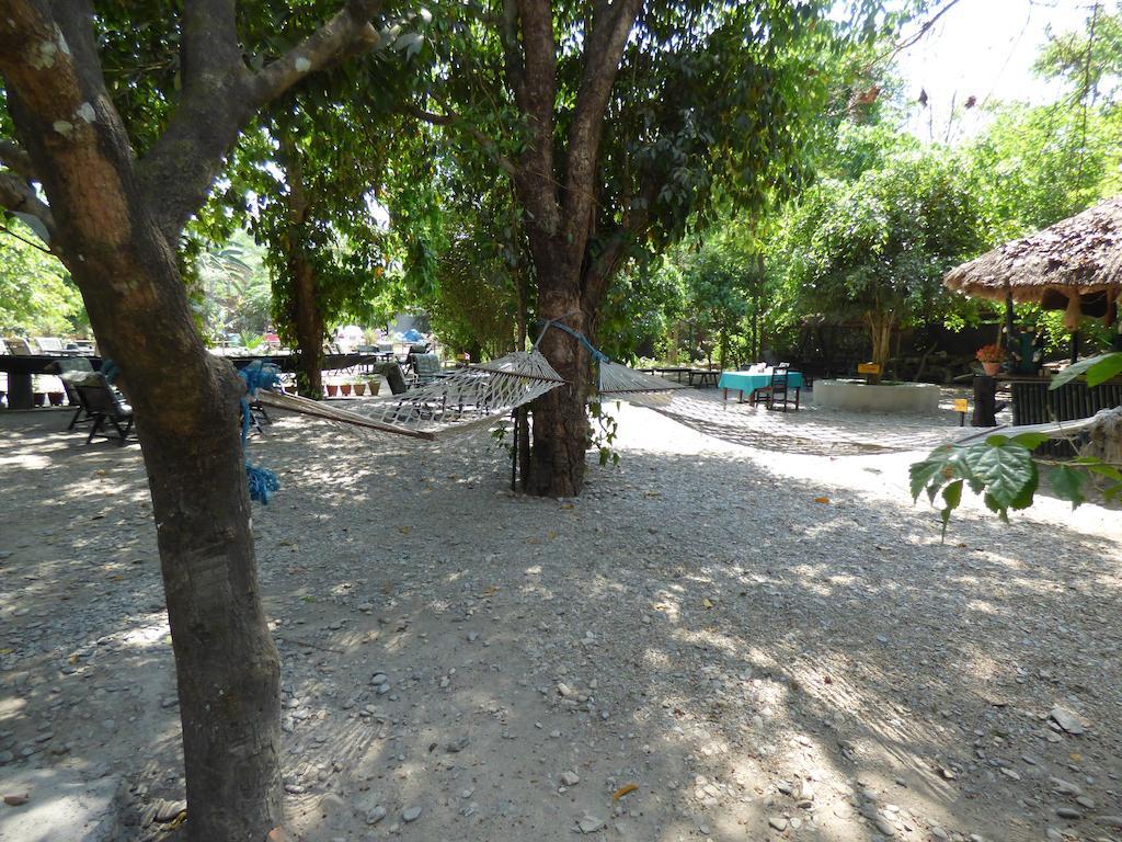 Chitwan Gaida Lodge Sauraha Exterior photo