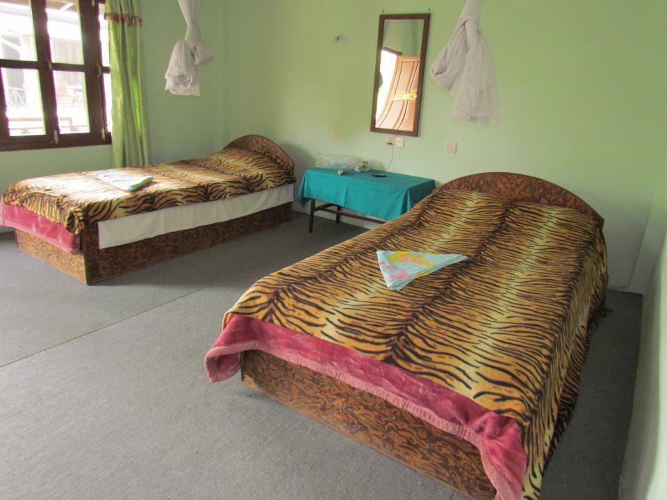 Chitwan Gaida Lodge Sauraha Exterior photo