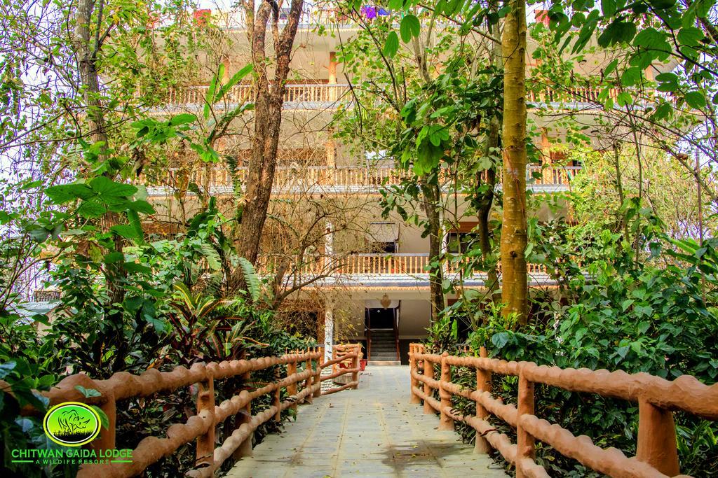 Chitwan Gaida Lodge Sauraha Exterior photo